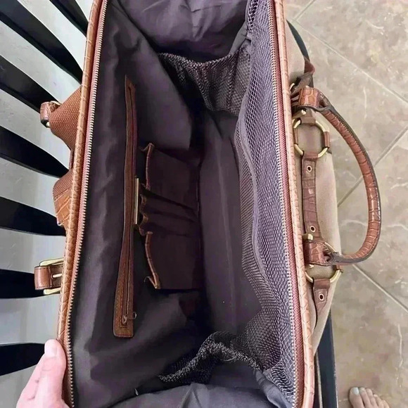 The Limited Weekender/Overnight Bag - Picture 5 of 8